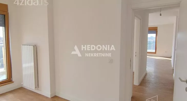 Četvoroiposoban stan | 4zida