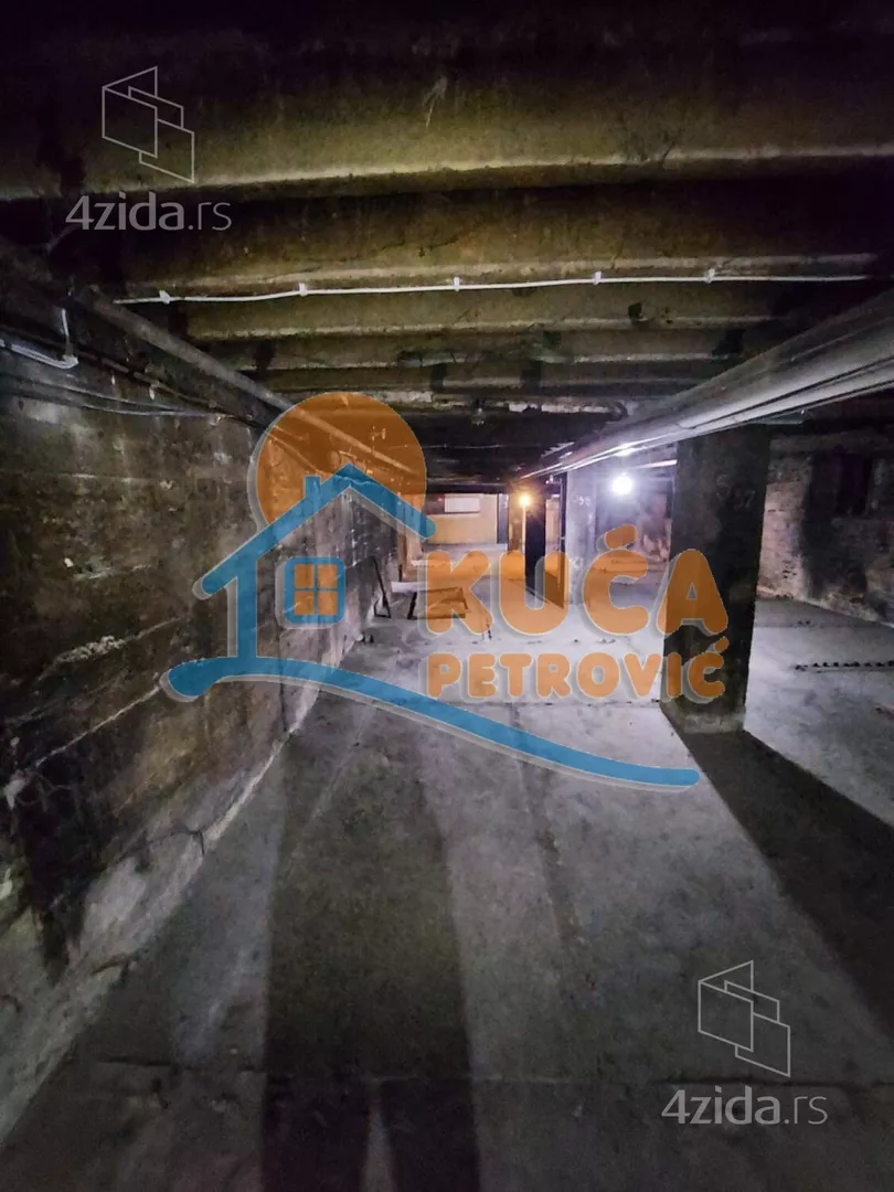 Lokal | 4zida