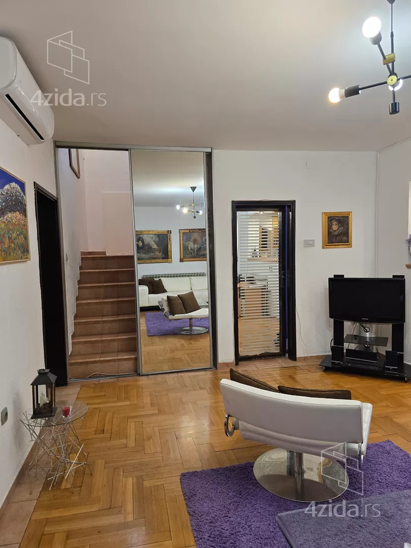 Šestosoban stan | 4zida