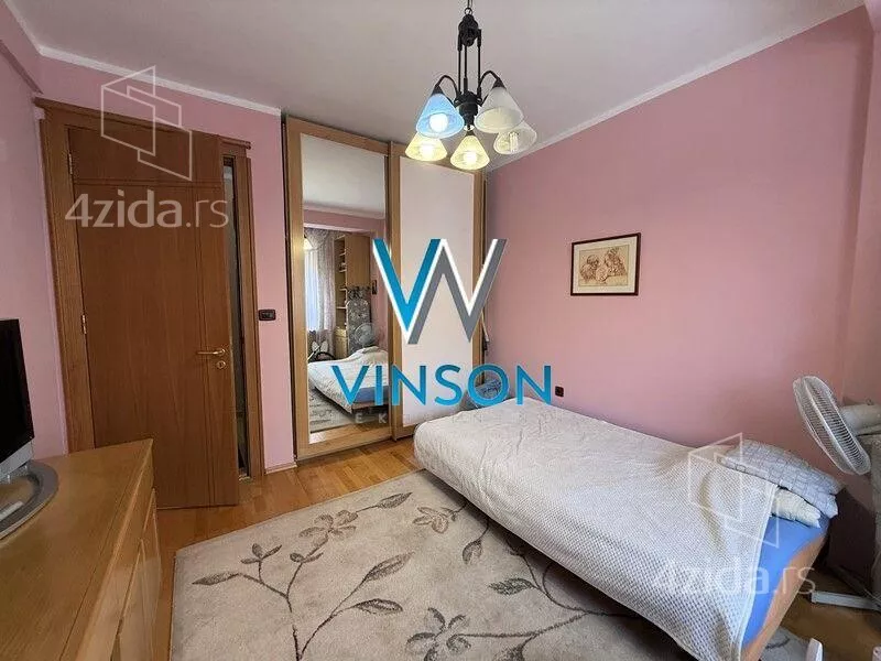 Šestosoban stan | 4zida