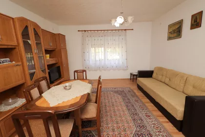 Žarka Zrenjanina 85 | 4zida.rs