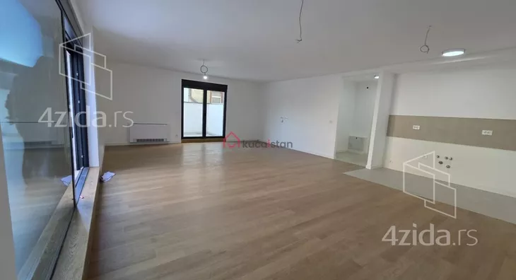 Četvoroiposoban stan | 4zida