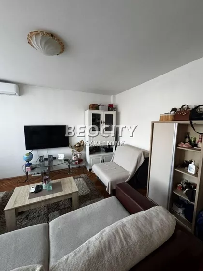 Ustanička | 4zida.rs