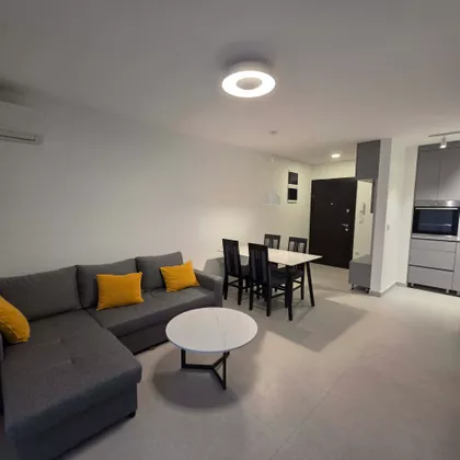 Stevana Dubajića 83 | 4zida.rs