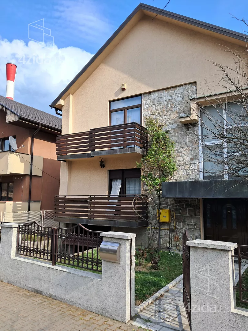 3-etažna kuća | 4zida