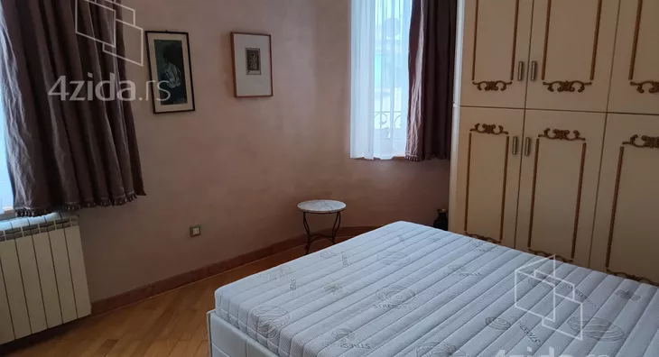 Četvoroiposoban stan | 4zida