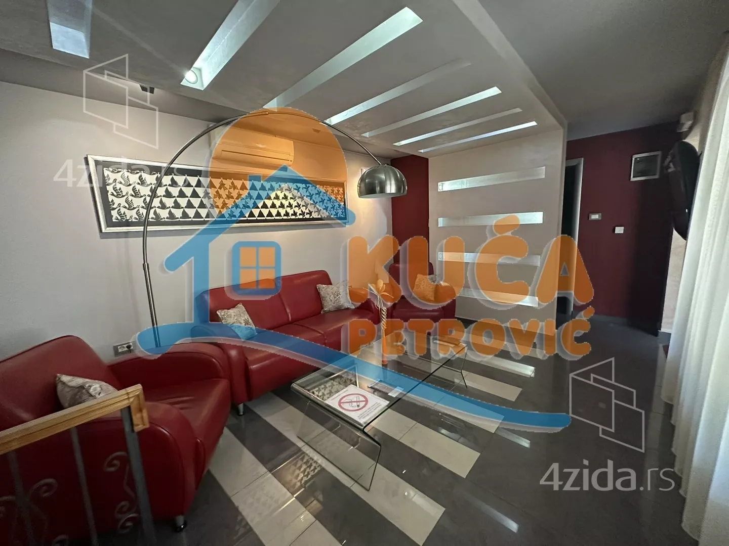 Lokal | 4zida