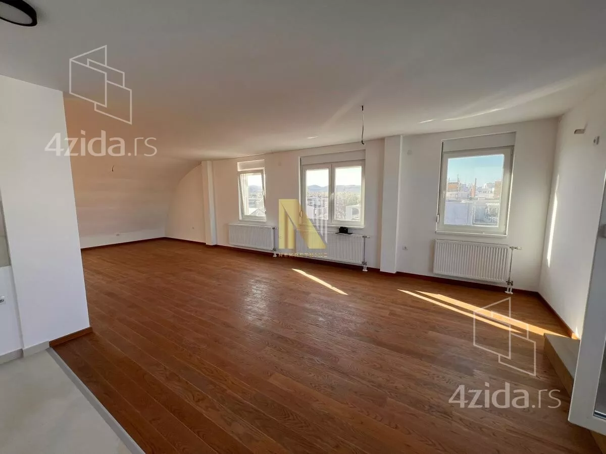 Šestosoban stan | 4zida