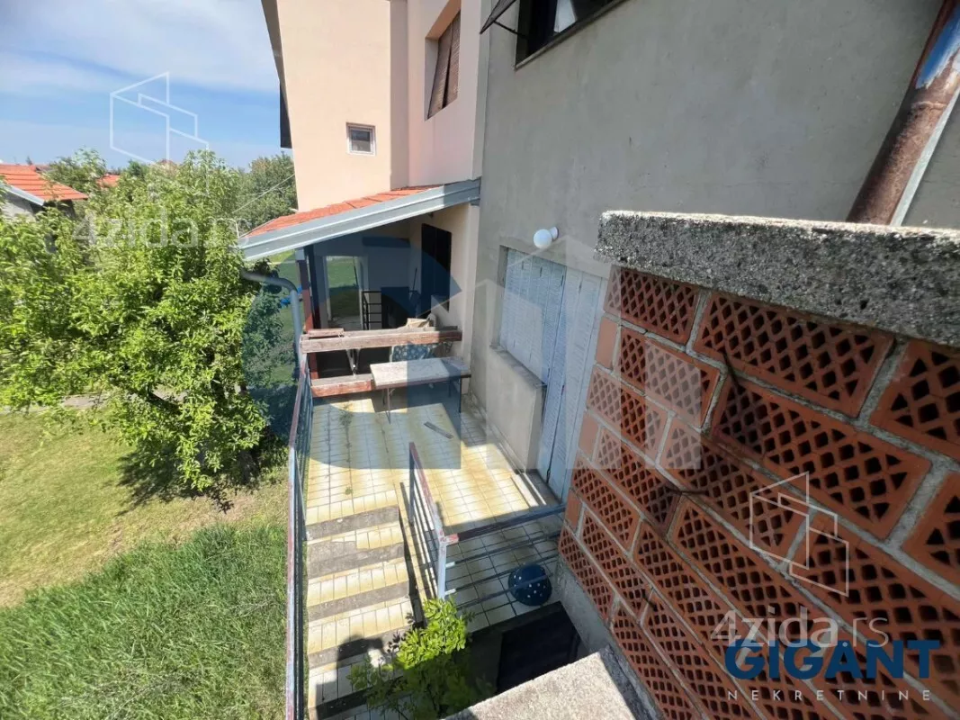 Šestosoban stan | 4zida