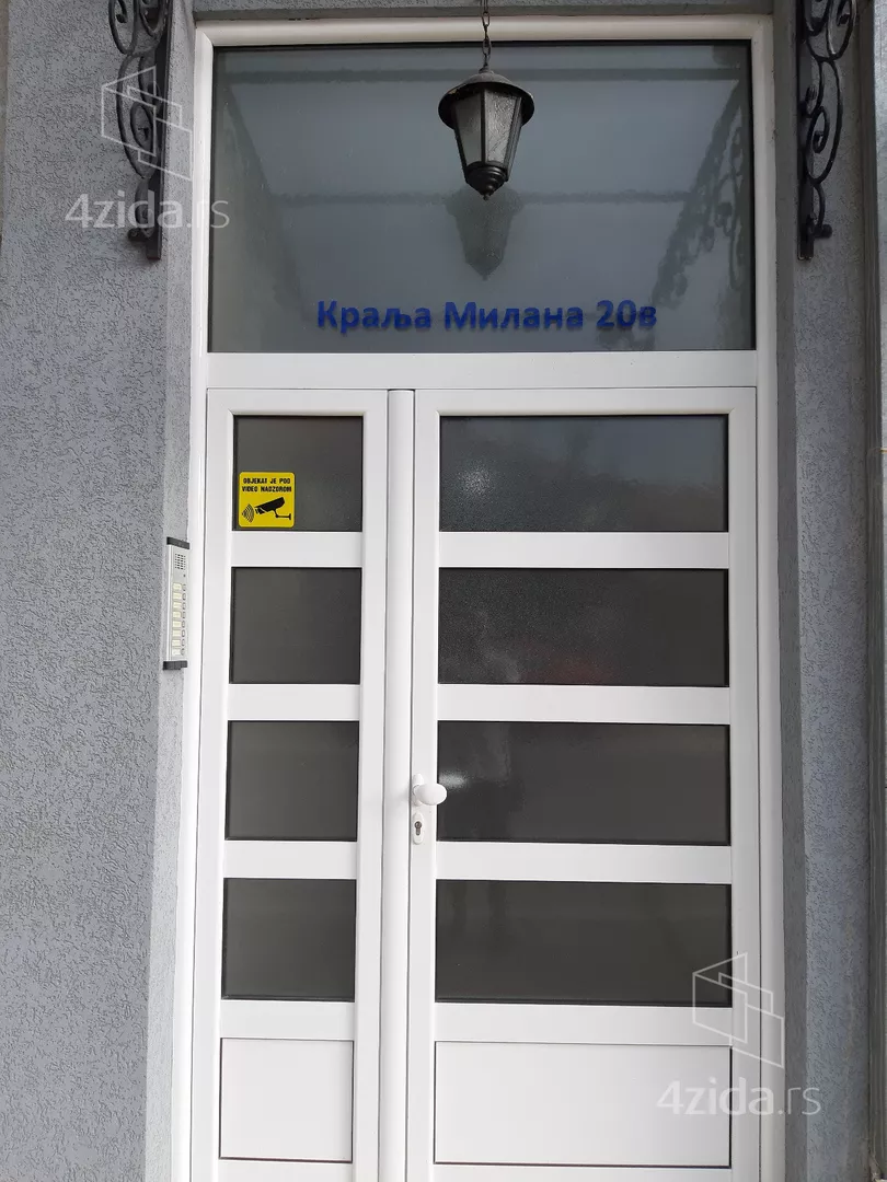 Četvoroiposoban stan | 4zida