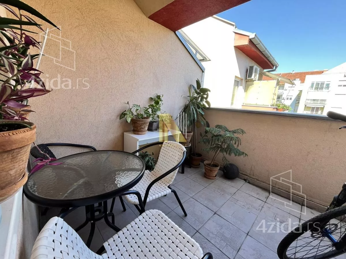 Petosoban stan | 4zida