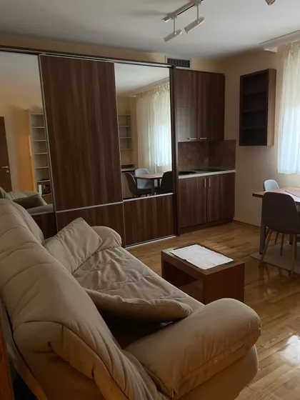 Cara Uroša 5 | 4zida.rs