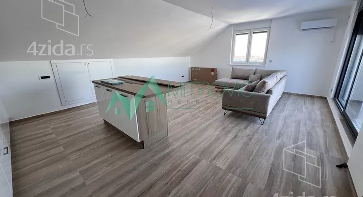 Šestosoban stan | 4zida