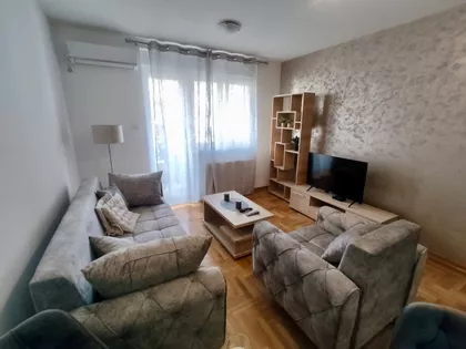 Teodora Pavlovića 36 | 4zida.rs