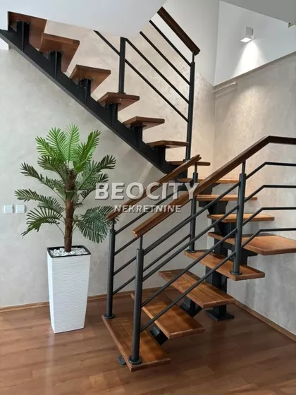 Milana Rakića | 4zida.rs