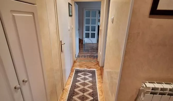 Četvoroiposoban stan | 4zida