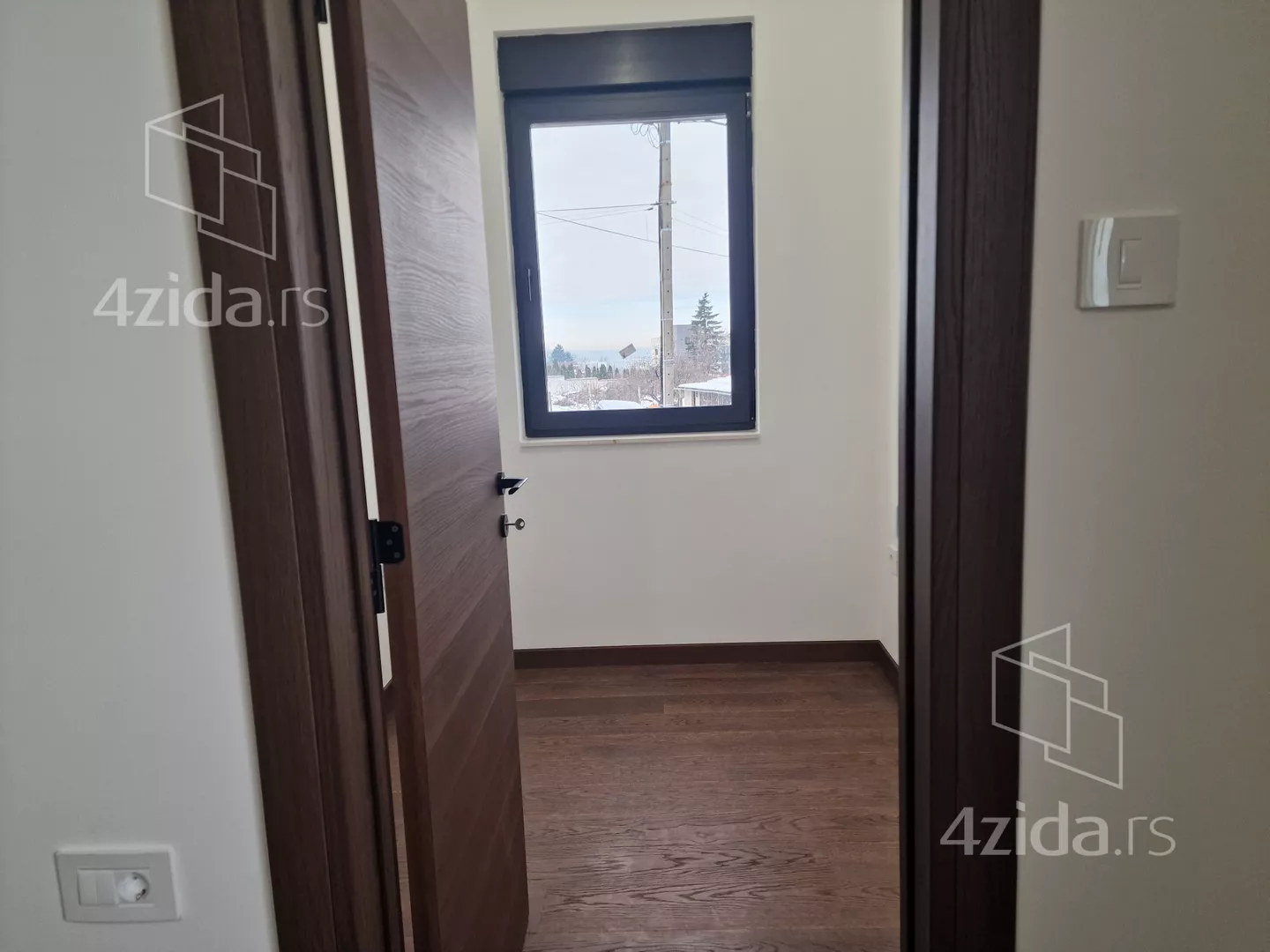 Petosoban stan | 4zida