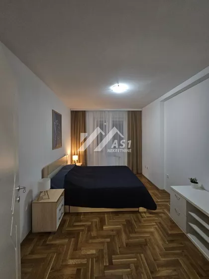 Tone Hadžića | 4zida.rs