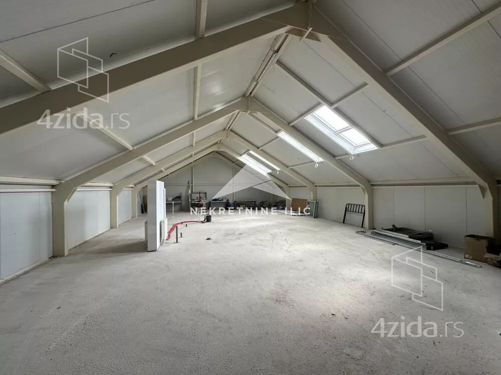 Poslovna zgrada | 4zida