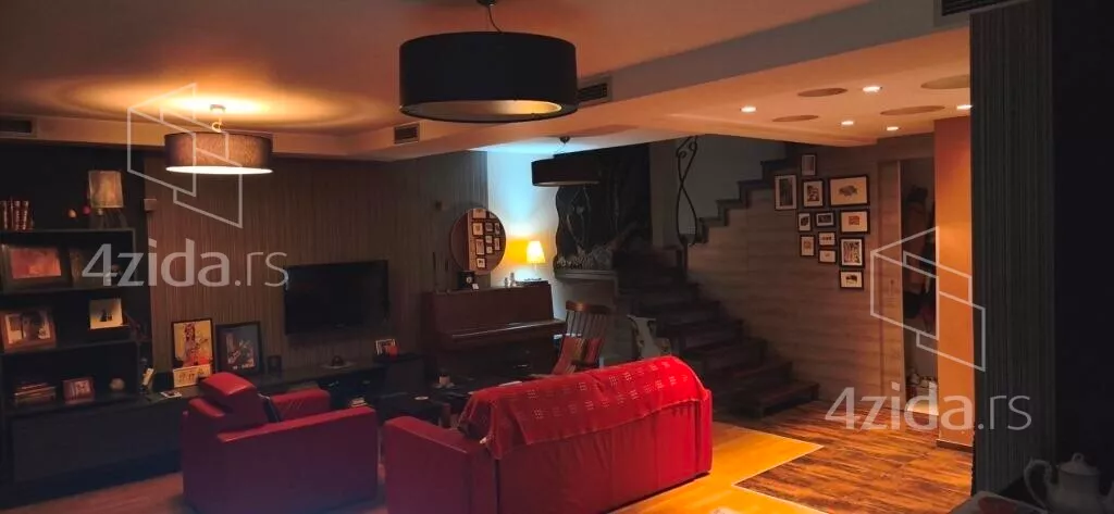 Petosoban stan | 4zida