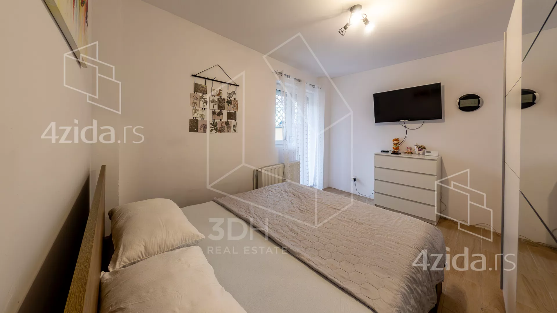 Jednoiposoban stan | 4zida