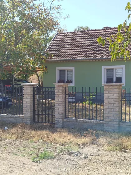 Okolne lokacije | 4zida.rs