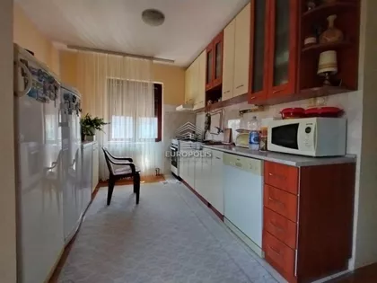 Surčin (mesto) | 4zida.rs