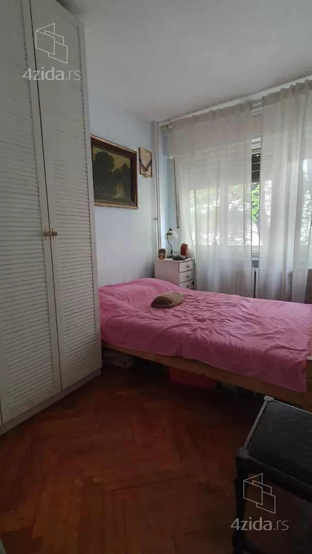 Šestosoban stan | 4zida