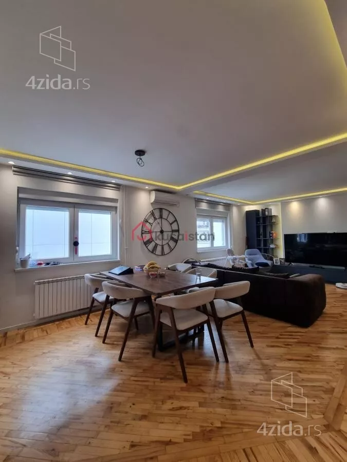 Sedmosoban stan | 4zida