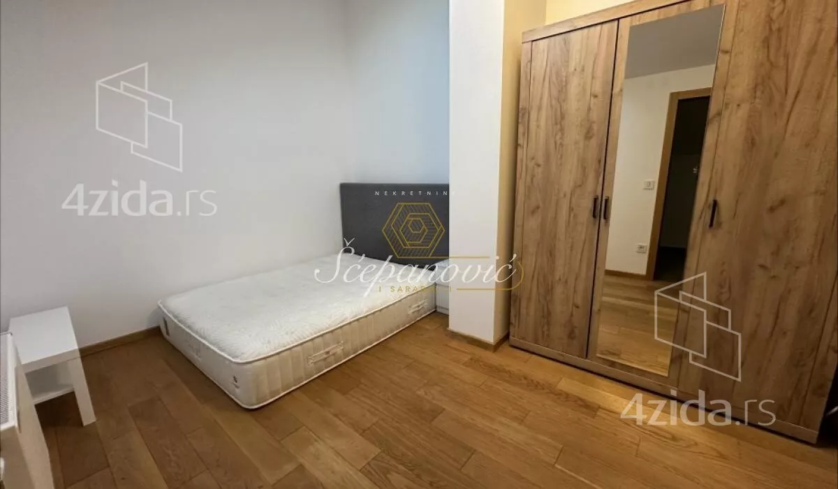 Petosoban stan | 4zida