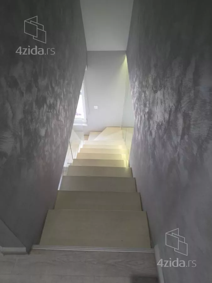 Šestosoban stan | 4zida