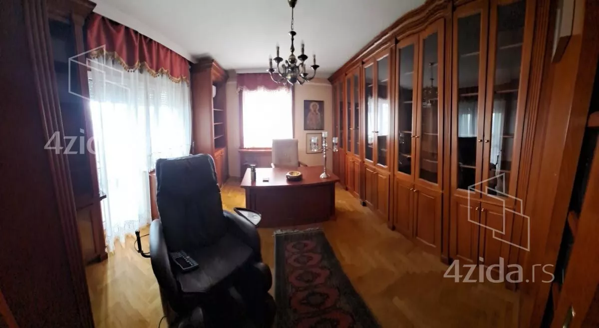 Četvoroiposoban stan | 4zida