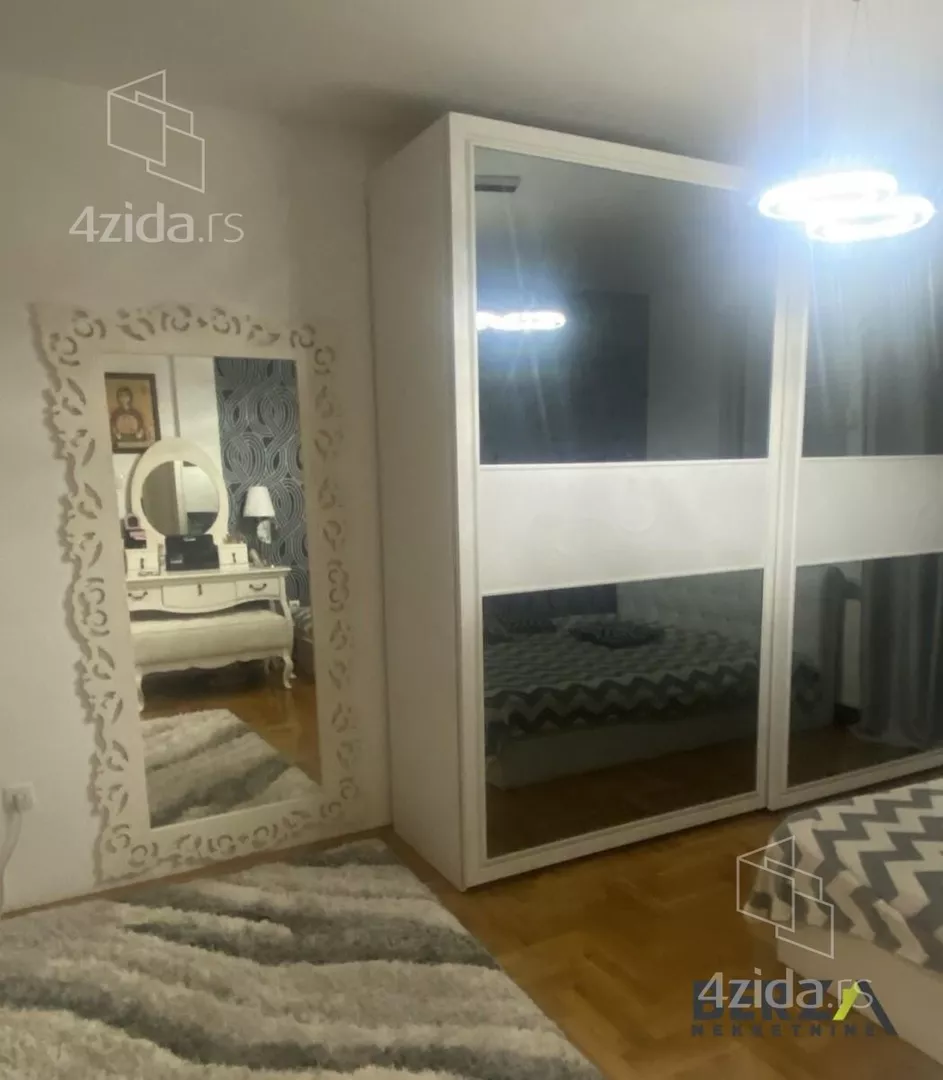Četvoroiposoban stan | 4zida