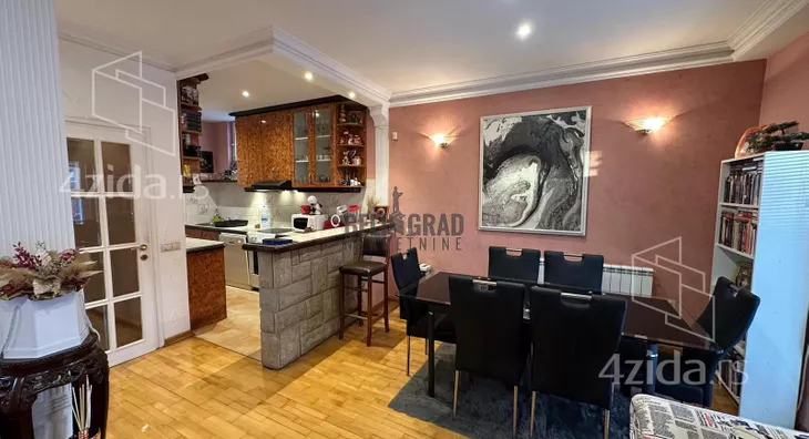 Sedmosoban stan | 4zida