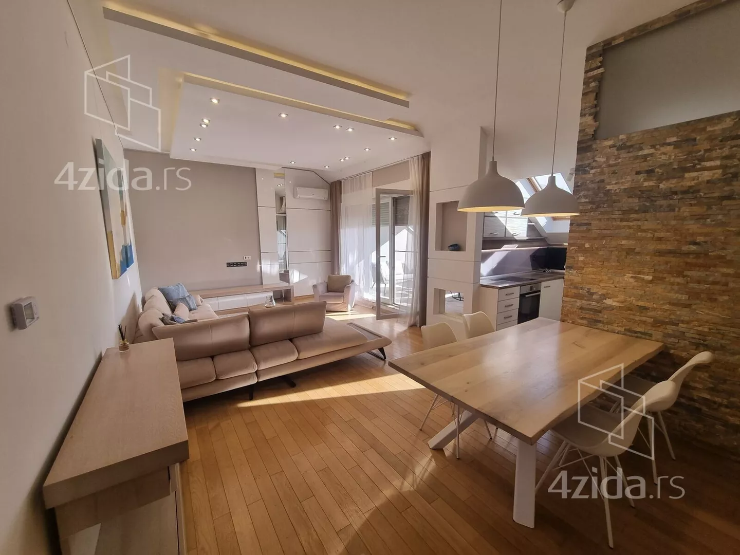 Petosoban stan | 4zida