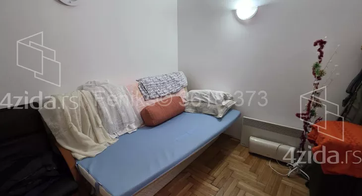 Sedmosoban stan | 4zida