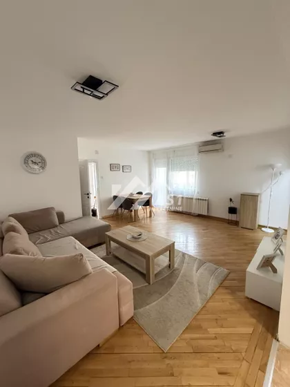 Trg majke Jevrosime | 4zida.rs