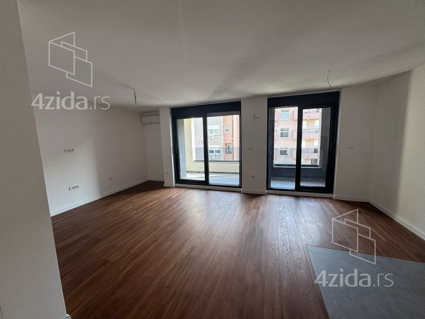 Šestosoban stan | 4zida