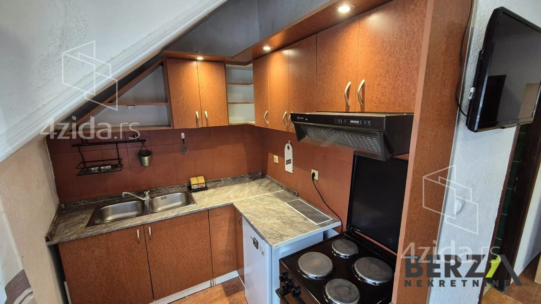 Jednoiposoban stan | 4zida