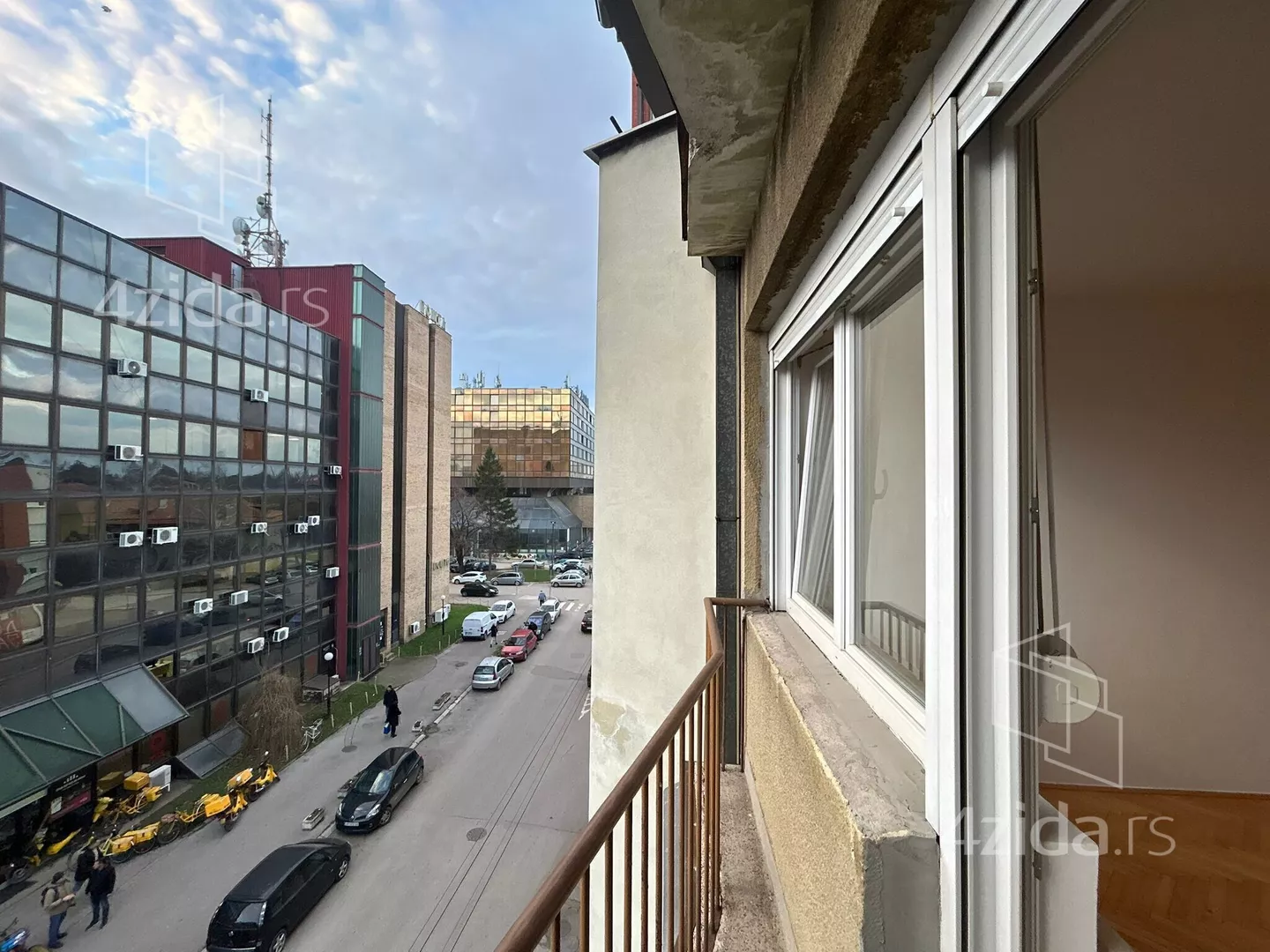 Dvoiposoban stan | 4zida