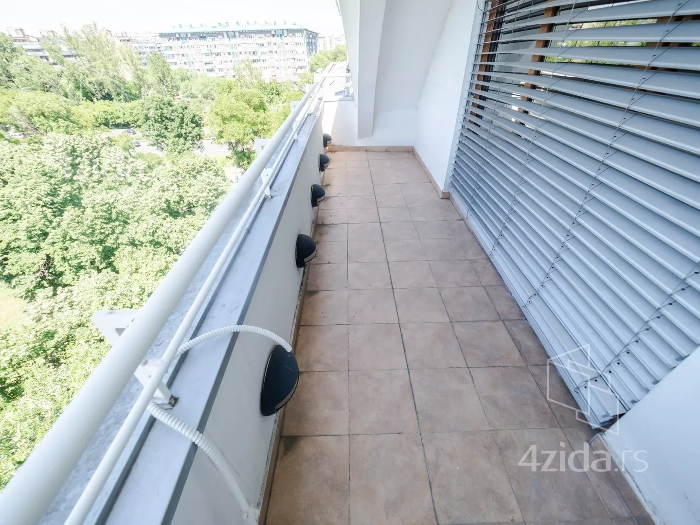 Šestosoban stan | 4zida