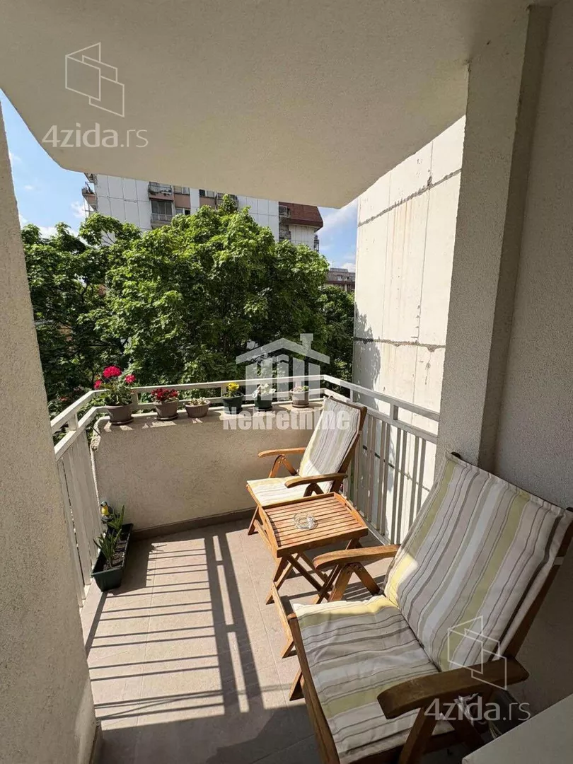 Troiposoban stan | 4zida