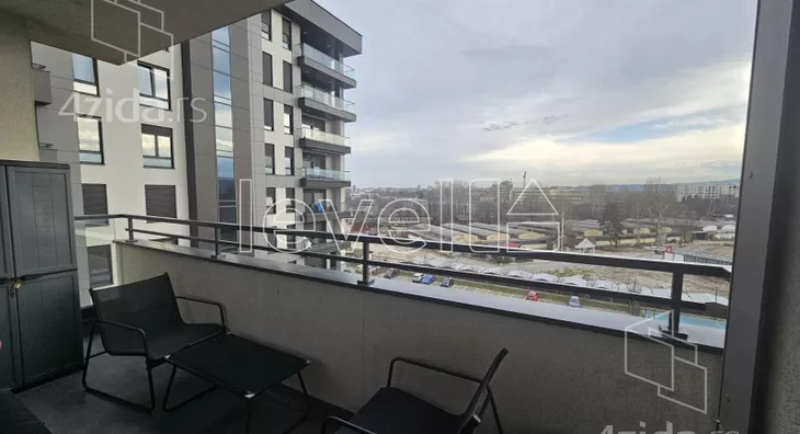 Četvoroiposoban stan | 4zida