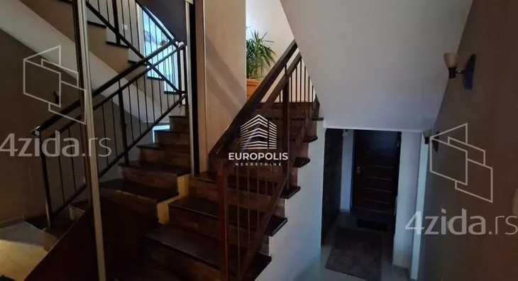 4-etažna kuća | 4zida