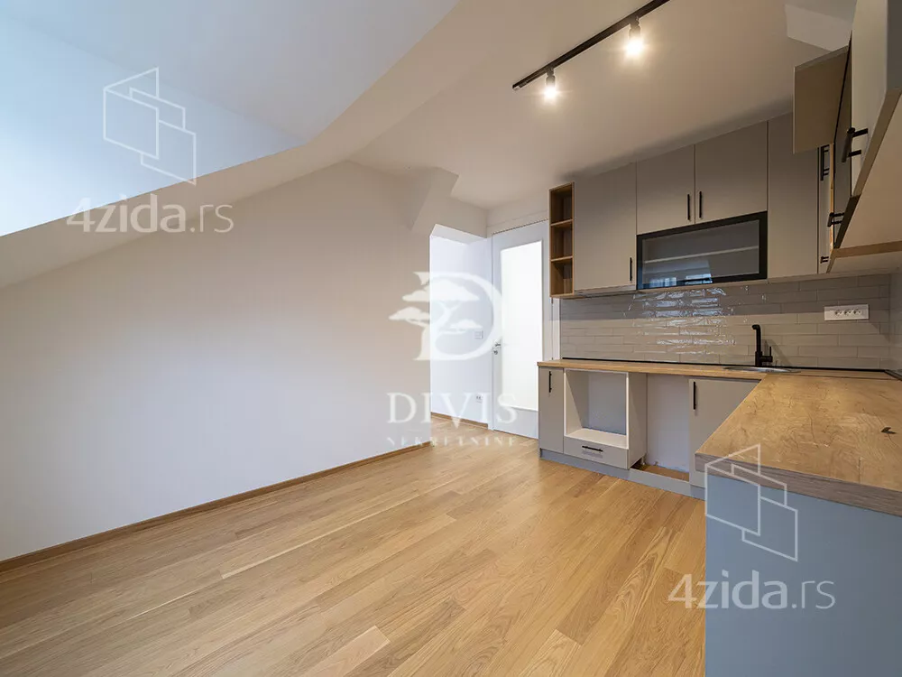 Četvoroiposoban stan | 4zida