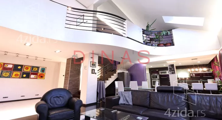 Šestosoban stan | 4zida