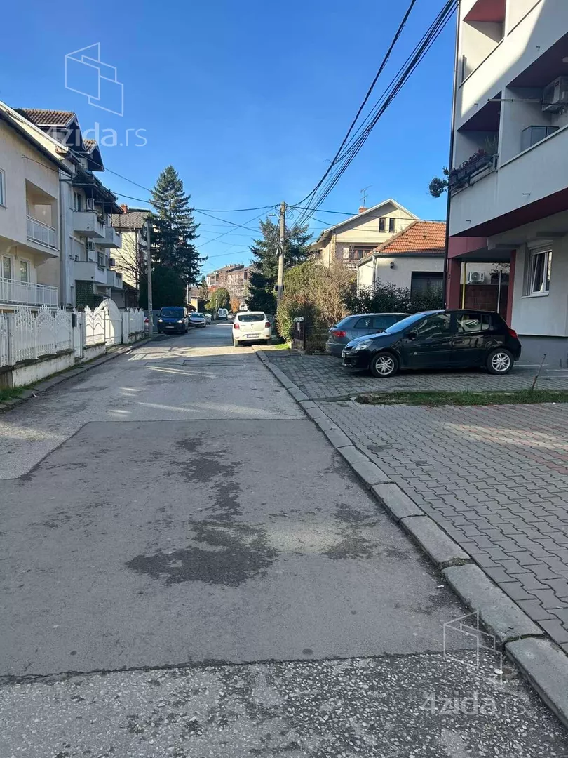 Garaža | 4zida