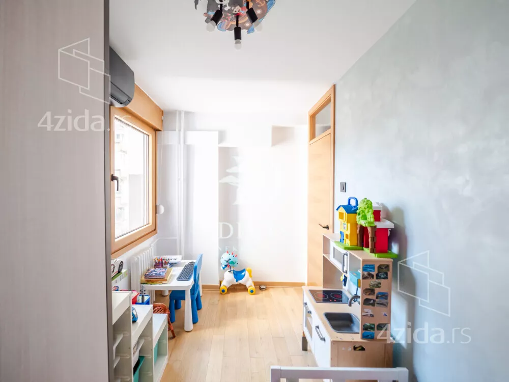 Troiposoban stan | 4zida