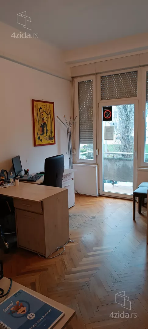 Šestosoban stan | 4zida
