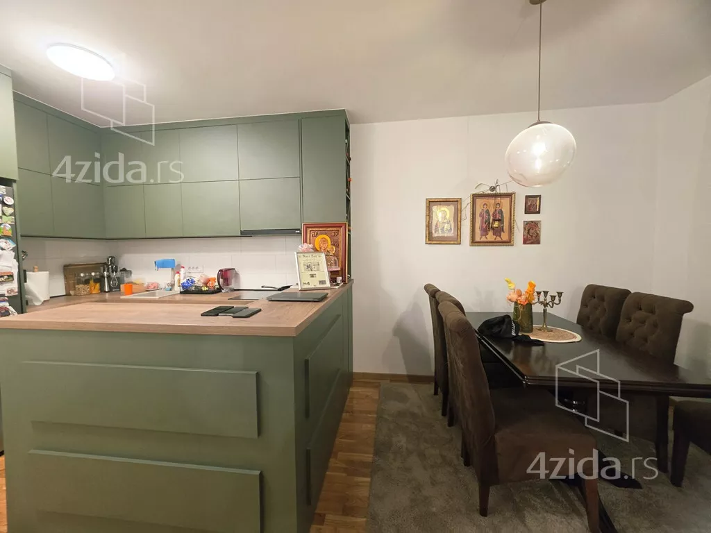 Troiposoban stan | 4zida